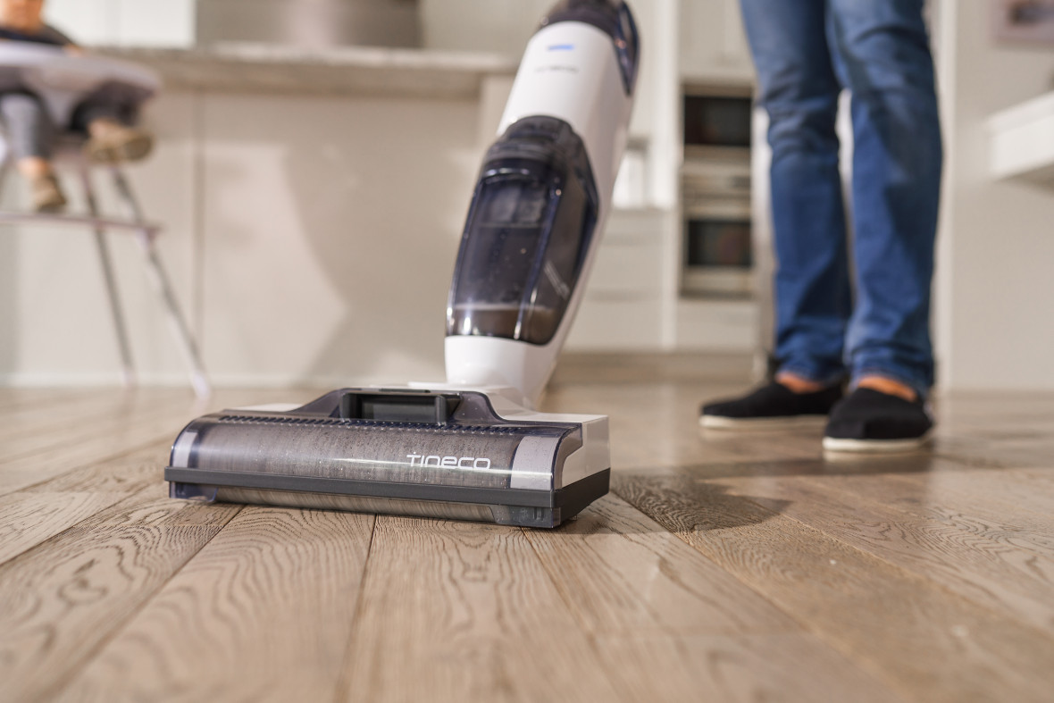 Пылесос Tineco ручной моющий аккумуляторный Tineco iFloor 2 Plus (FW011400DE)